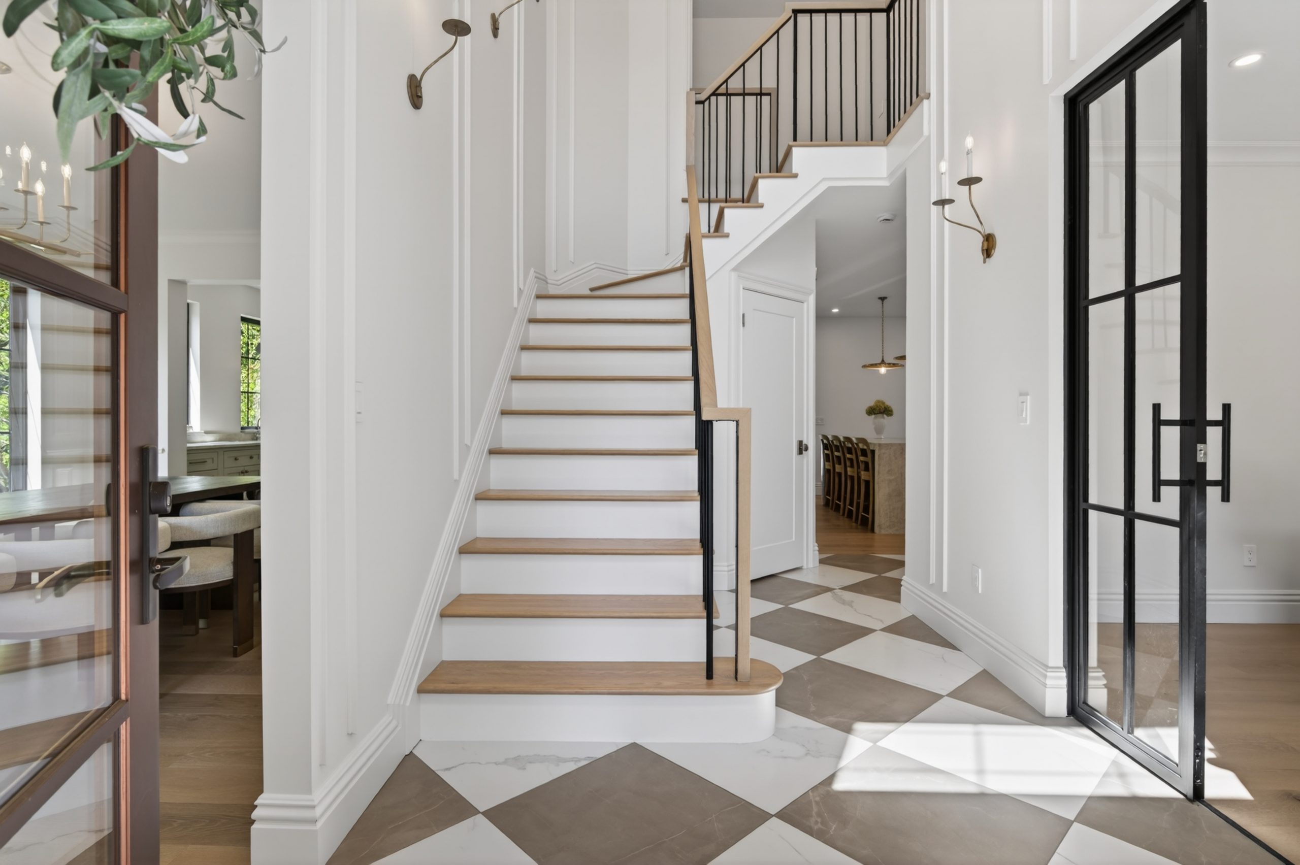 Entrance with staircase